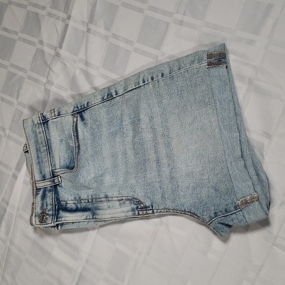 ๐งโ๐10/10๐งโ๐๐Ardene midi high rise short size 9๐ - Picture 1 of 9